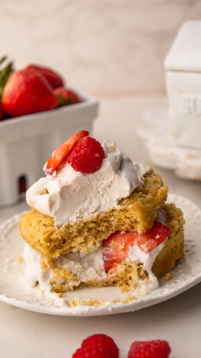 Bringing back my single serve shortcake, texture better than ever!

Husband’s first words when trying this were: “you made this In the microwave? how is this even possible?” 

Fluffy vanilla cake. Whipped cream. Fresh berries. All stacked into one perfect, personal-sized treat.

Grain-free, gluten-free, and made in minutes!

Comment “berry” for the recipe and save this for your next craving.

#strawberryshortcake #singleserve #microwavecake #glutenfreedessert ##StelleAndCoBakes