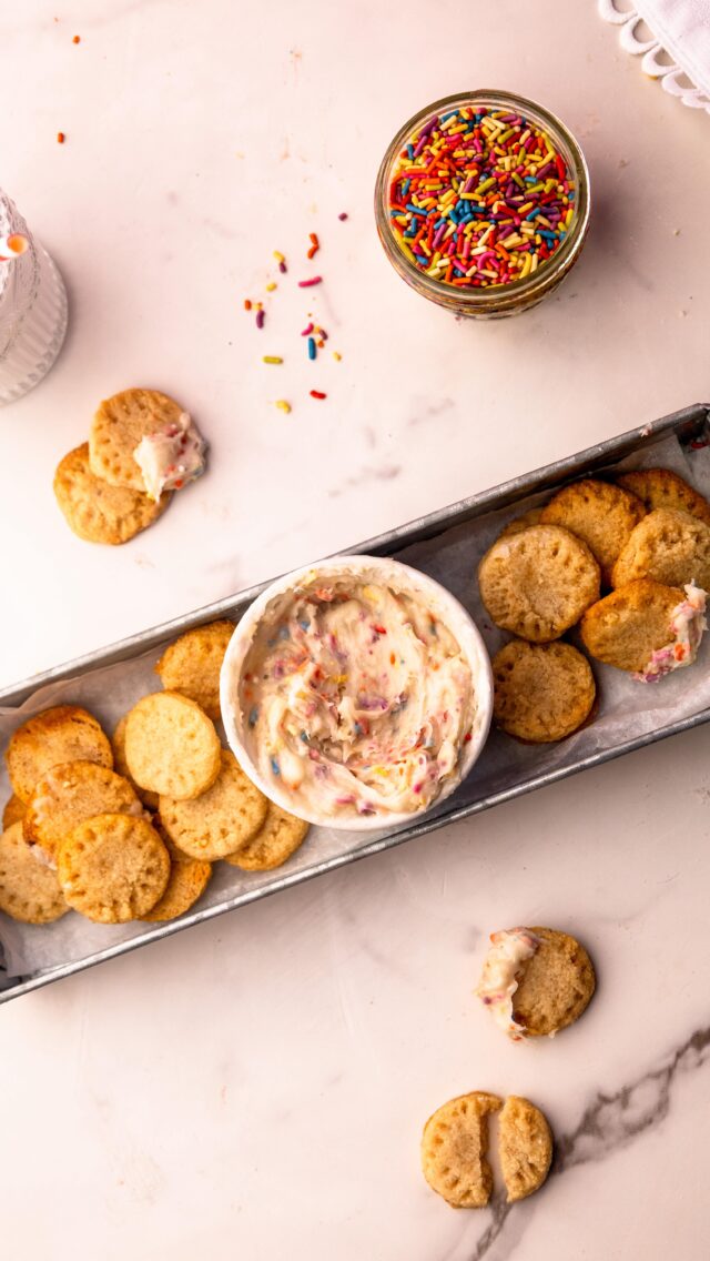 Comment dunkaroos for this gluten free, vegan, healthy and refined sugar free version! Be sure to follow me for more healthy copycats